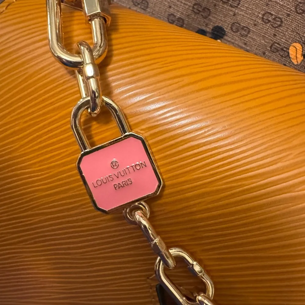 Epi twist bag - Picture 11 of 13